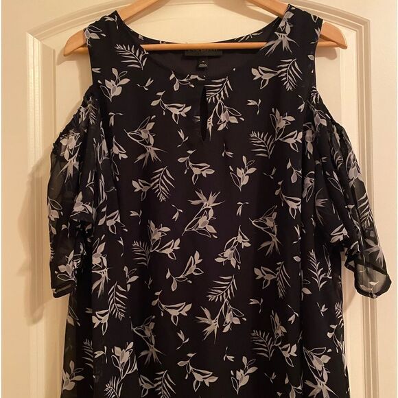 EUC Lane Bryant Cold Shoulder Top Size 18 - Picture 3 of 6